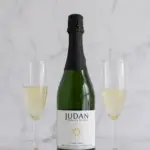 Botella de vino blanco sin alcohol Judan cuvée white - nada de alcohol, todo el sabor.