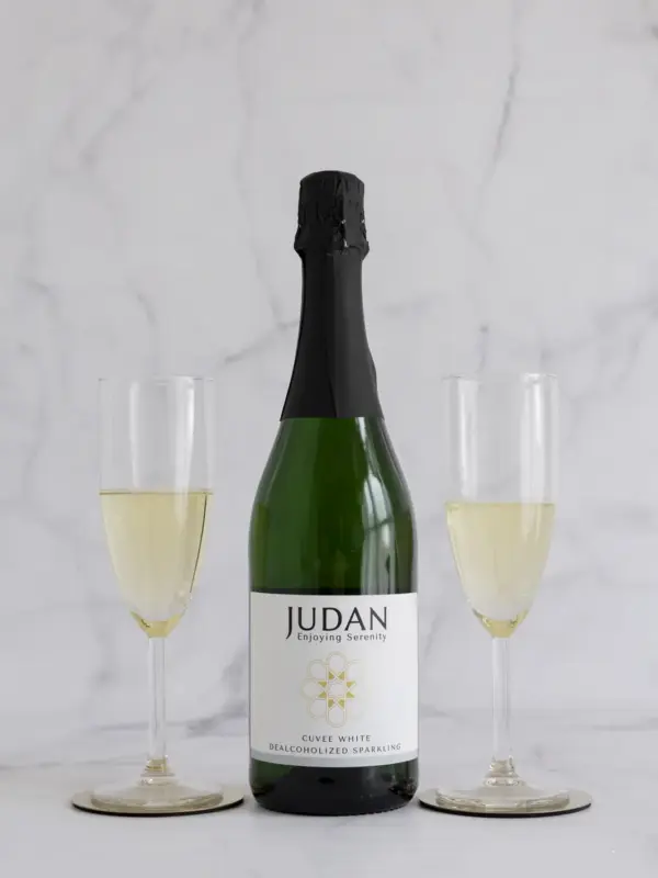 Botella de vino blanco sin alcohol Judan cuvée white - nada de alcohol, todo el sabor.