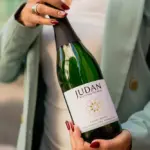 Botella de vino blanco sin alcohol Judan cuvée white - nada de alcohol, todo el sabor.