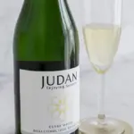 Botella de vino blanco sin alcohol Judan cuvée white - nada de alcohol, todo el sabor.