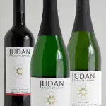 Pack bienvenida con tres botellas JUDAN - nada de alcohol, todo el sabor.